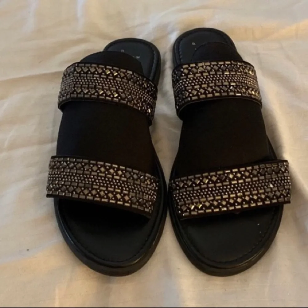 COPY - Womens size 7 sandals - Picture 2 of 2
